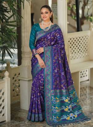 Garb These Fastive And Party Wear Saree in Fine Colored.These Saree And Blouse is Fabricated On Silk.Its Beautified With Weaving Jacquard Designer.