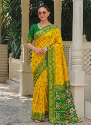 Garb These Fastive And Party Wear Saree in Fine Colored.These Saree And Blouse is Fabricated On Silk.Its Beautified With Weaving Jacquard Designer.
