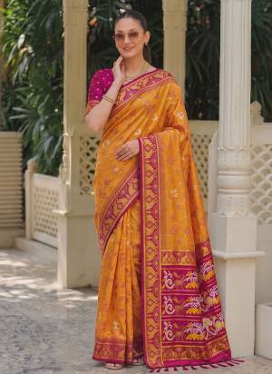 Garb These Fastive And Party Wear Saree in Fine Colored.These Saree And Blouse is Fabricated On Silk.Its Beautified With Weaving Jacquard Designer.