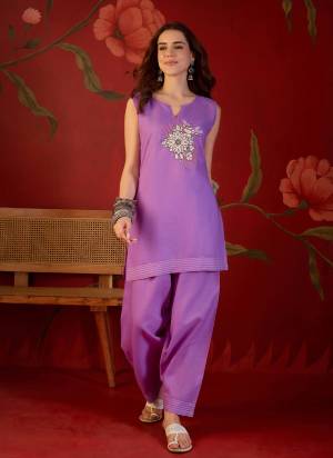 Looking These Co Ord Set in Fine Colored Pair With Bottom.These Top Are Cotton And Bottom Are Fabricated On Cotton Pair.Its Beautified With Designer Printed.