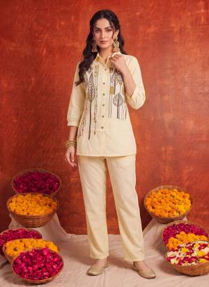 Looking These Co Ord Set in Fine Colored Pair With Bottom.These Top Are Cotton Flex And Bottom Are Fabricated On Cotton Flex Pair.Its Beautified With Designer Printed.