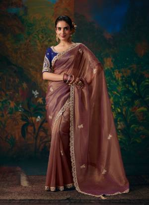 Attractive These Fancy Party And Fastival Wear Saree in Fine Colored.These Saree Are Organza Silk And Blouse is Fabricated On Benglori Silk.Its Beautified With Designer Beads Coding Embroidery,Beads Detailing,Stone Hand Work.