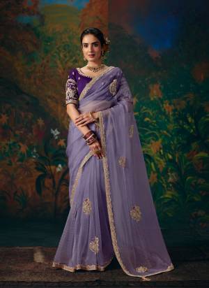 Attractive These Fancy Party And Fastival Wear Saree in Fine Colored.These Saree Are Bemberg Silk And Blouse is Fabricated On Benglori Silk.Its Beautified With Designer Beads Coding Embroidery,Beads Detailing,Stone Hand Work.
