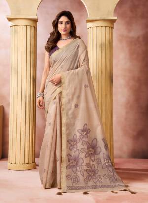 Garb These Fancy Party Wear Saree in Fine Colored.These Saree Are Cotton And Blouse is Cotton Fabricated.Its Beautified With Woven Thread Designer.