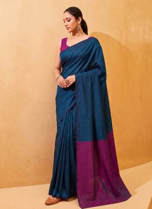 Garb These Fastive And Party Wear Saree in Fine Colored.These Saree And Blouse is Fabricated On Mul Cotton.Its Beautified With Solid Weaving Designer.