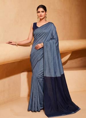 Garb These Fastive And Party Wear Saree in Fine Colored.These Saree And Blouse is Fabricated On Mul Cotton.Its Beautified With Solid Weaving Designer.