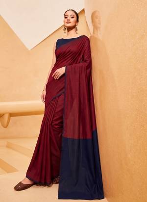 Garb These Fastive And Party Wear Saree in Fine Colored.These Saree And Blouse is Fabricated On Mul Cotton.Its Beautified With Solid Weaving Designer.