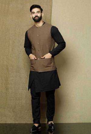 Here Is A Rich And Decent Looking Readymade Pair Of Men's Kurta Pyjama With Jacket. This Kurta And Pyjama Are Fabricated On Cotton Paired With Cotton Fabricated Jacket. Buy This Pair For The Upcoming Wedding And Festive Season. 

