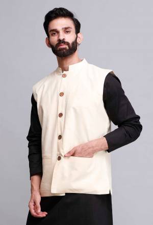 Here Is A Rich And Decent Looking Readymade Pair Of Men's Kurta Pyjama With Jacket. This Kurta And Pyjama Are Fabricated On Cotton Paired With Cotton Fabricated Jacket. Buy This Pair For The Upcoming Wedding And Festive Season. 

