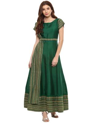 Grab This Readymade Long Kurti In Green Color Fabricated On Poly Silk Beautified With Printed Faux Silk Anarkali With Attached Dupatta . It Is Light In Weight And Easy To Carry All Day Long. 