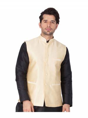 Here Is A Rich And Decent Looking Readymade Pair Of Men's Jacket. This Jacket Are Cotton Fabricated. Buy This Pair For The Upcoming Wedding And Festive Season. 

