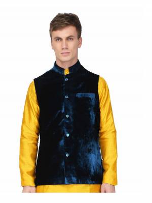 Here Is A Rich And Decent Looking Readymade Pair Of Men's Jacket. This Jacket Are Cotton Fabricated. Buy This Pair For The Upcoming Wedding And Festive Season. 

