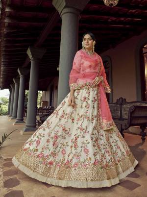 Heavy Designer Lehenga Choli In Off White Color Fabricated On Georgette Beautified With Soft Net Fabricated Dupatta Heavy Attractive Embroidery. 