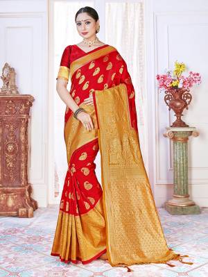 Adorn The Pretty Angelic Look Wearing This Heavy Designer Wevon Jacquard Saree In Dark Color Paired With Blouse. This Saree Is Fabricated On Banarasi Silk Paired With Banarasi Silk Fabricated Blouse. Its Pretty Color Pallete Will Give An Attractive Look To Your Personality. 