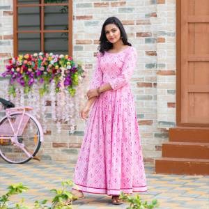 Attrecive Look This Readymade Long Kurti In Light Pink Color Fabricated On Maslin Silk With Cotton Crepe Inner Beautified With Digital Prined. It Is Light In Weight And Easy To Carry All Day Long. 