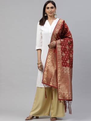 Attrective Look Of Your Gown, Lehenga Or Even Kurti With This Pretty Wevon Jacquard Work In Art Silk Fabricated Dupatta. You Can Pair This Up Same Or Contrasting Colored Attire. Buy Now.