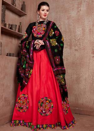 Garb This Traditinal Navratra Special Designer Lehenga Choli And Dupatta In Fine Color. Blouse Are Fabricated On Art Silk And Lahenga Are Cotton Beautified With Dupatta Are Soft Cotton Fabric With Attractive Embroidery Work. 