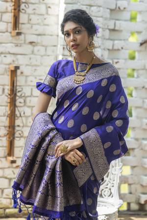 Attrective This Fastival Saree Are Fine Saree Paired With Blouse.This Saree And Blouse Are Banarasi Silk Based Fabric With Heavy Wevon Designer Pallu And Butti Work. Buy This Pretty Saree Now.