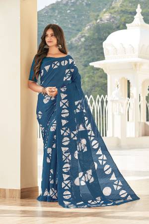 Attrective This Traditional Saree Are Fine Saree Paired With Blouse.This Saree And Blouse Are Cotton Based Fabric With Heavy Designer Printed. Buy This Pretty Saree Now.