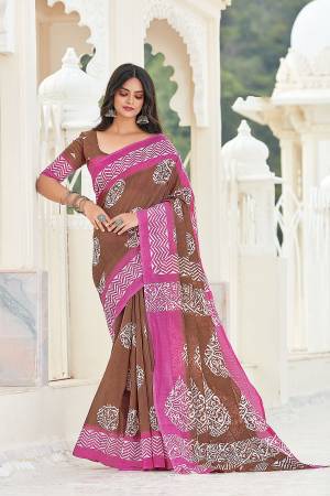 Attrective This Traditional Saree Are Fine Saree Paired With Blouse.This Saree And Blouse Are Cotton Based Fabric With Heavy Designer Printed. Buy This Pretty Saree Now.