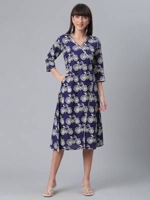 Attrective This Readymade Long Kurti In Fine Color Fabricated On Cotton Beautified With Designer Printed With Side Pocket. It Is Light In Weight And Easy To Carry All Day Long. 