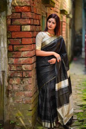 Stylist This Fastival Saree Are Fine Saree Paired With Contrasted Blouse.This Saree And Blouse Are Banglori Silk Based Fabric With Wevon Tassels Designer . Buy This Pretty Saree Now.