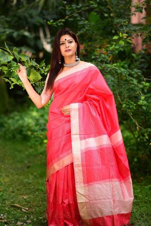 Stylist This Fastival Saree Are Fine Saree Paired With Contrasted Blouse.This Saree And Blouse Are Banglori Silk Based Fabric With Wevon Tassels Designer . Buy This Pretty Saree Now.