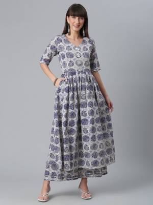 Attrective This Readymade Long Kurti With Bottom In Fine Color Fabricated On Cotton Beautified With Designer Printed. It Is Light In Weight And Easy To Carry All Day Long. 