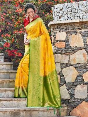 AttrectiveThis Pretty Angelic Partywear Look Wearing This Heavy Designer Weaving Work Saree In Fine Color Paired With Contrasted Blouse. This Saree And Blouse Is Banarasi Silk Fabricated.Attractive Look To Your Personality. 