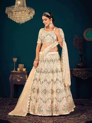 Looking This Wedding Partywear Heavy Designer Lahenga Choli In Georgette And Dupatta Net In Fabricated Beautified With Attrective Multy Thread,Sequance With Gota Patti  Embroidery And Diamond Work.Buy Now. 