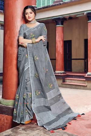 Looking This Designer Partywear Saree Are Fine Saree Paired With Blouse.This Saree And Blouse Are Linen Based Fabric With Wevon Designer With Printed. Buy This Pretty Saree Now.