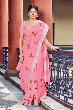 Looking This Designer Partywear Saree Are Fine Saree Paired With Blouse.This Saree And Blouse Are Linen Based Fabric With Wevon Designer With Printed. Buy This Pretty Saree Now.