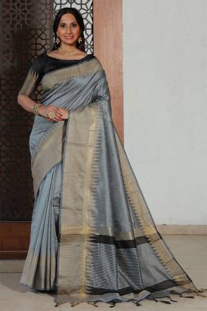 Looking This Designer Temple Saree Are Fine Saree Paired With Blouse.This Saree And Blouse Are Raw Silk Based Fabric With Heavy Wevon Jari Temple Work. Buy This Pretty Saree Now.