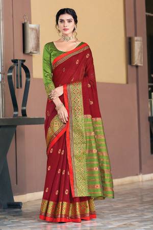 This Traditional Saree Paired With Blouse.This Saree And Blouse Are Cotton Based Fabric With Wevon Jari Designer Work. Buy This Pretty Saree Now.