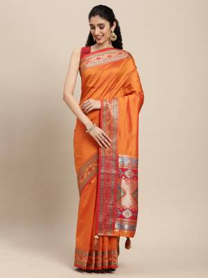 Grab This Traditional Look Beautiull Saree Come Silk Fabricated Saree And Pair With Lovely Colors Blouse