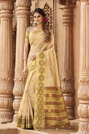 Buy This Pretty Traditional Cotton Saree Pair With Lovely Cotton Blouse. 