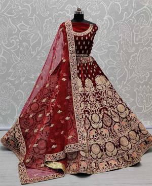 Attrective This Wedding Partywear Heavy Designer Lehenga Choli And Dupatta In Fine Color Fabricated On Velvet Beautified With Heavy Attractive Dori,Thread Embroidery,Diamond Work.Buy Now. 