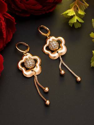 Attrective Look To Your Personality By Pairing Up This Beautiful Earring With Your Ethnic Attire. This Pretty Set Is In Fine Color Beautified With American Diamond Work. Buy Now.