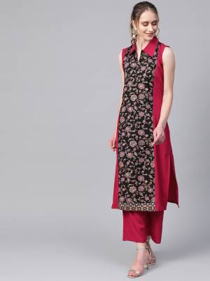 Attrective This Readymade Partywear Long Kurti In Fine Color. Its Kurti On Crepe Fabricated Beautified With Designer Printed. It Is Light In Weight And Easy To Carry All Day Long. 