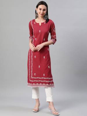 Looking This Readymade Long Kurti With Bottom In Fine Color. This Kurti And Pant Are Fabricated On Rayon Beautified With Designer Khadi With Foil Printed. It Is Light In Weight And Easy To Carry All Day Long. 