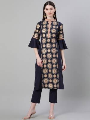 Attrective This Readymade Long Kurti In Fine Color Fabricated On Crepe Beautified With Designer Foil Printed. It Is Light In Weight And Easy To Carry All Day Long. Buy Now.