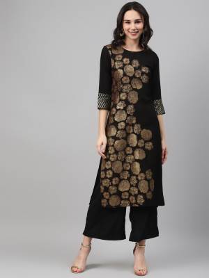 Attrective This Readymade Long Kurti In Fine Color Fabricated On Crepe Beautified With Designer Foil Printed. It Is Light In Weight And Easy To Carry All Day Long. Buy Now.