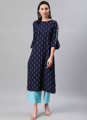 Grab These Casual Wear Beautiful Kurti in Fine Colored.These kurti is Fabricated on Rayon Based With Designer Foil Print Work.Its Available in All Regular Size.Buy Now..