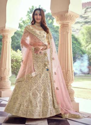 For A Designer Look , Grab These Designer Lehenga in All Over Fine Colored.These Lehenga And Blouse Are Fabricated on Crepe Pair With Soft Net Dupatta.Its Beautified With Designer Work.