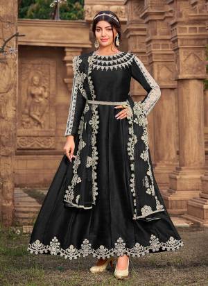 Grab These Semi Stiched Suit in All Over Beautiful Colored.These Top Is Fabricated On Super Silk Pair With Soft Net Bottom And Soft Net Dupatta.Its Beautified With Designer Heavy Thread Embroidery Work.