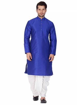 Take your ethnic style quotient to the next level by wearing this fashionable kurta set.Its Come With Banglori Silk Fabricated Kurta And Bottom.Its Beautified With Dyed Solid Work.