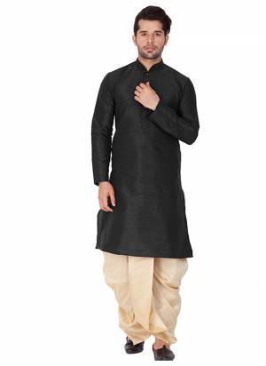 Take your ethnic style quotient to the next level by wearing this fashionable kurta set.Its Come With Banglori Silk Fabricated Kurta And Bottom.Its Beautified With Dyed Solid Work.