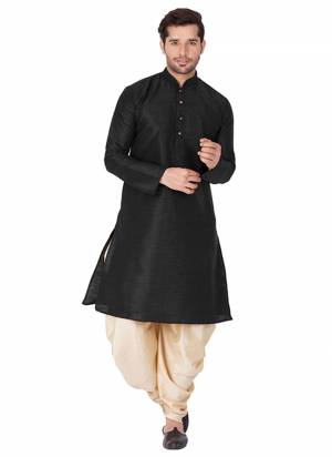 Take your ethnic style quotient to the next level by wearing this fashionable kurta set.Its Come With Banglori Silk Fabricated Kurta And Bottom.Its Beautified With Dyed Solid Work.