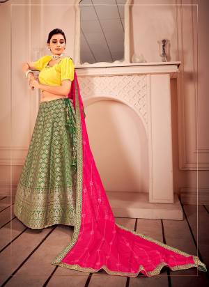 For A Beautiful Look,Grab These Lehenga Choli in All Over Fine Colored.These Lehenga And Blouse Are Fabricated On Silk Pair With Silk Dupatta.Its Beautified With Wevon Designer,Embroidery Work.