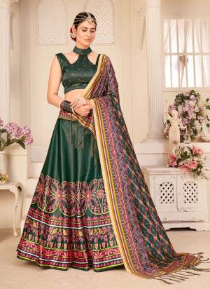 For A Beautiful look,Grab These Lehenga Choli Come With All Over Fine Colored.These Blouse Are Lehenga Are Fabricated On Rera Silk Pair With Assam Silk Dupatta.Its Beautified With Designer Printed Work.